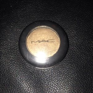 MAC Eyeshadow "Go"